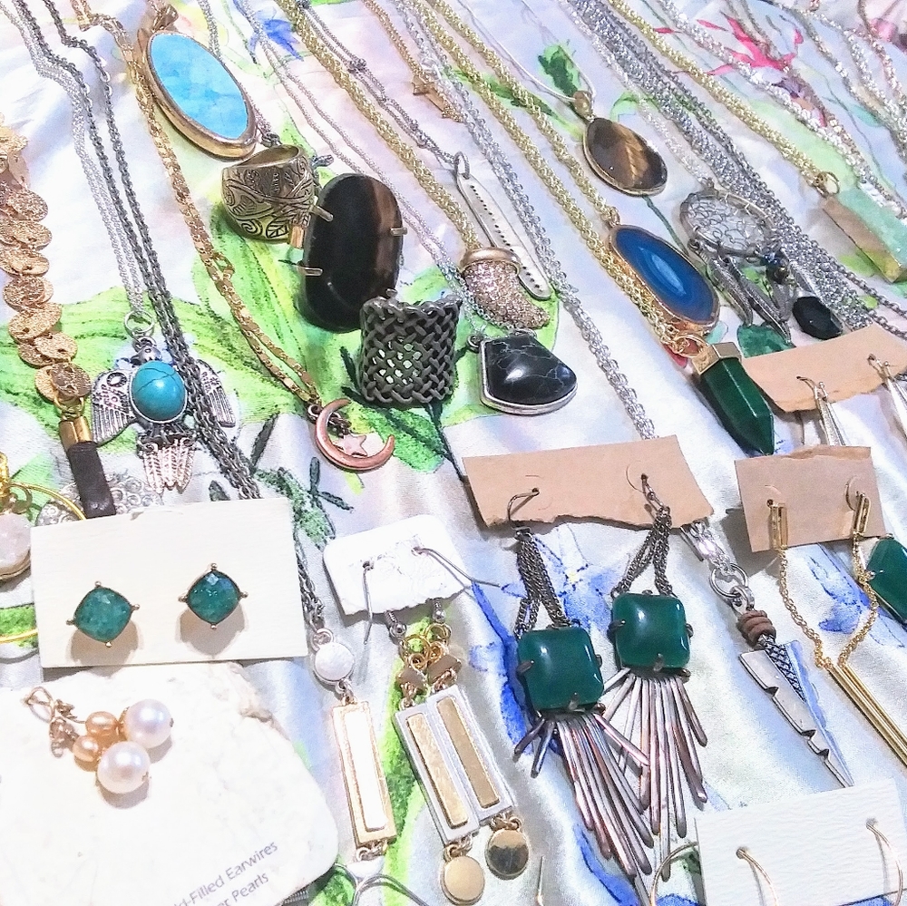 Jewelry - Picture 4 of 8